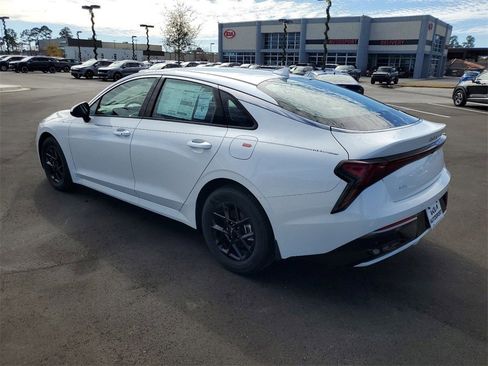 New 2025 Kia K5 LXS image 3
