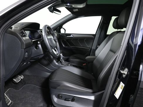 Used 2024 Volkswagen Tiguan SE R-Line AWD/4WD image 3