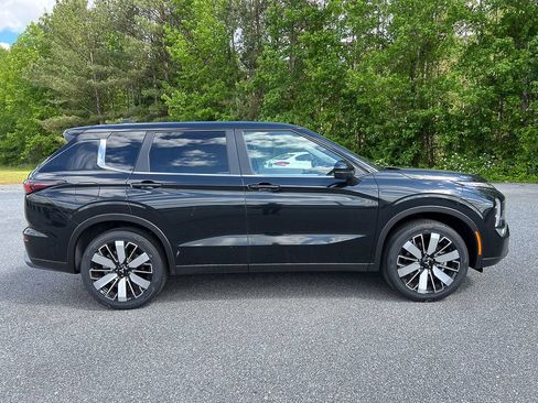 New 2026 Mitsubishi Outlander SE AWD/4WD image 10