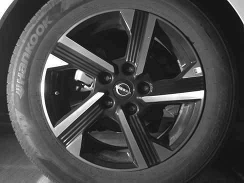 Used 2025 Nissan Sentra SV image 15