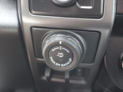 Used 2020 Ford F150 XLT w/ Equipment Group 302A Luxury AWD/4WD image 32