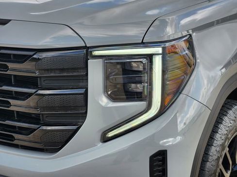 Used 2024 GMC Sierra 1500 Elevation image 9