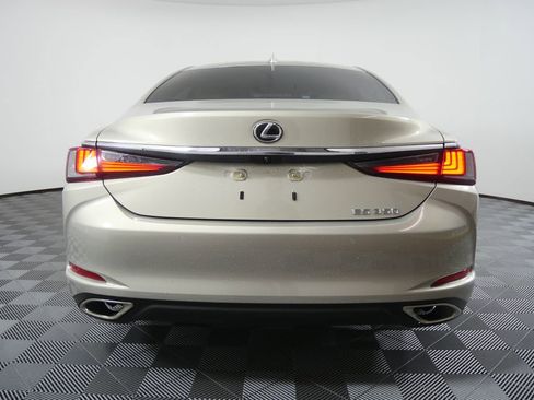 Used 2024 Lexus ES 350 w/ Premium Package image 4
