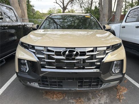 Used 2023 Hyundai Santa Cruz Limited image 3