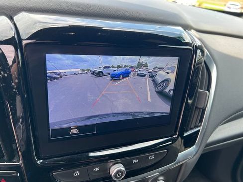 Certified 2023 Chevrolet Traverse LT FWD image 22