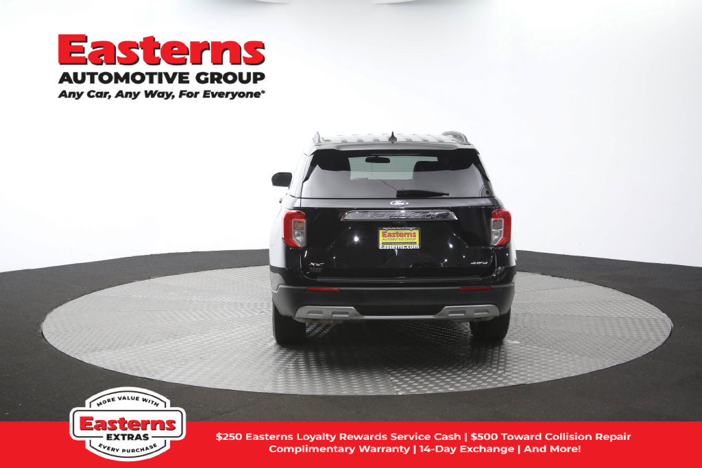 Used 2023 Ford Explorer XLT w/ Equipment Group 202A AWD/4WD image 39