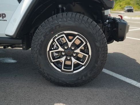 New 2025 Jeep Gladiator Rubicon image 43