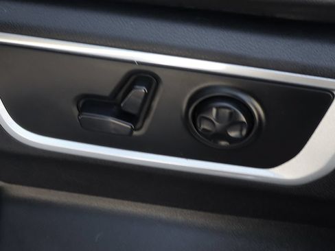 Used 2019 RAM 1500 Laramie AWD/4WD image 23