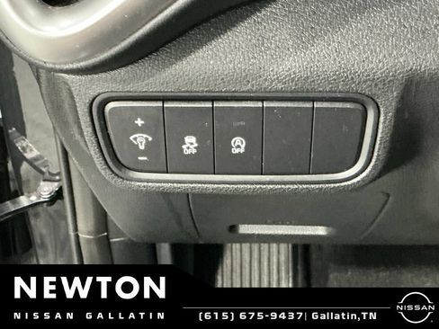 Used 2025 Kia Soul LX FWD image 29