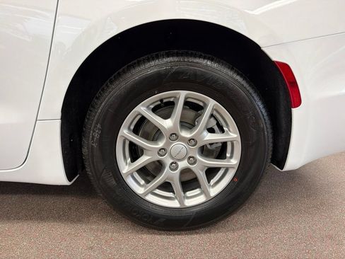 New 2027 Chrysler Pacifica LX FWD image 21
