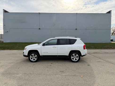 Used 2013 Jeep Compass Latitude w/ Sun/Sound Group image 4