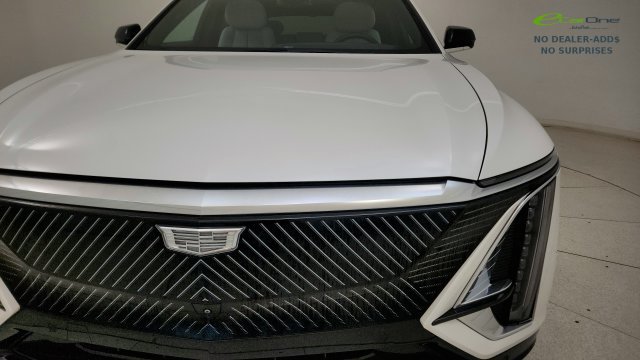 Used 2025 Cadillac Lyriq Luxury w/ LPO, Floor Liner Package RWD image 24