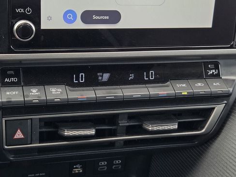 Used 2025 Toyota Camry SE FWD image 20