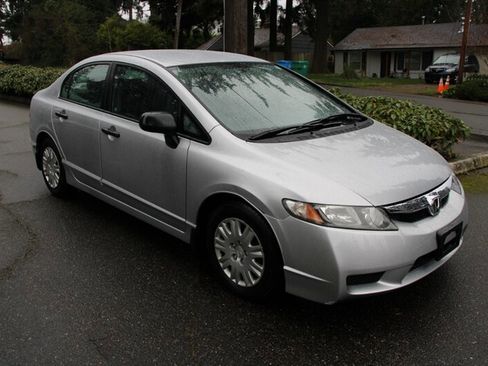 Used 2011 Honda Civic DX-VP image 2