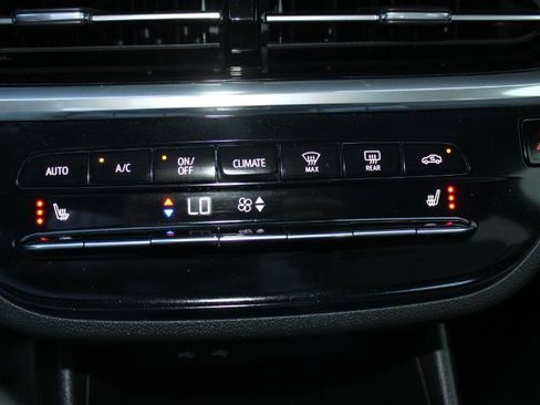Used 2024 Buick Envista Avenir FWD image 35