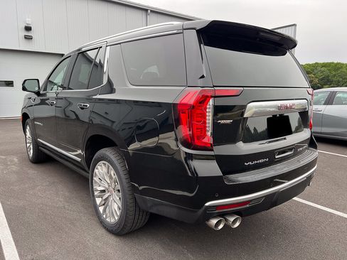 Used 2023 GMC Yukon Denali AWD/4WD image 3