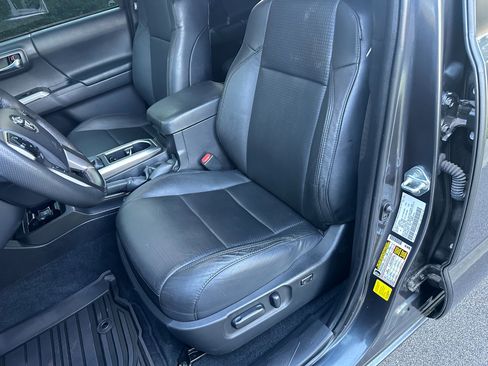 Used 2023 Toyota Tacoma Limited image 12