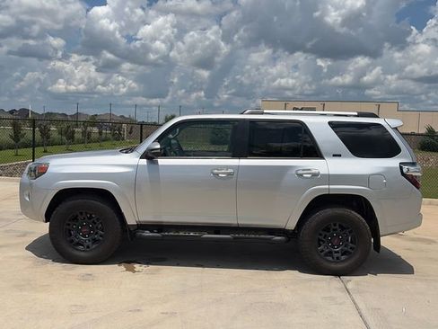 Used 2023 Toyota 4Runner SR5 Premium w/ Moonroof Package RWD image 6