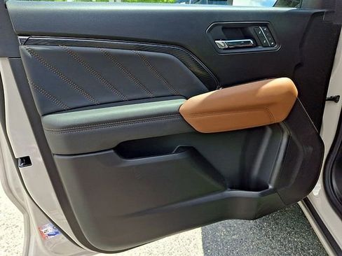 New 2026 GMC Canyon AT4 w/ Technology Plus Package AWD/4WD image 8