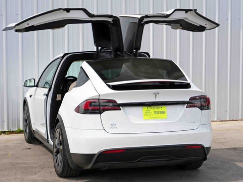 Used 2022 Tesla Model X Plaid image 53