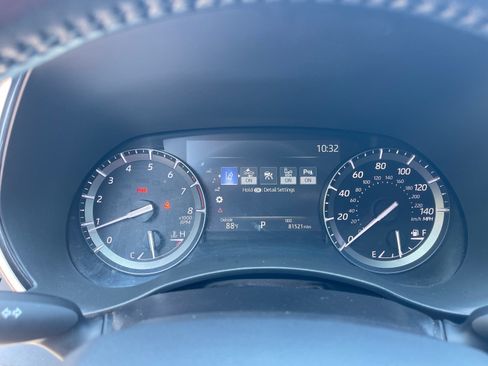 Used 2021 Toyota Highlander Limited FWD image 4
