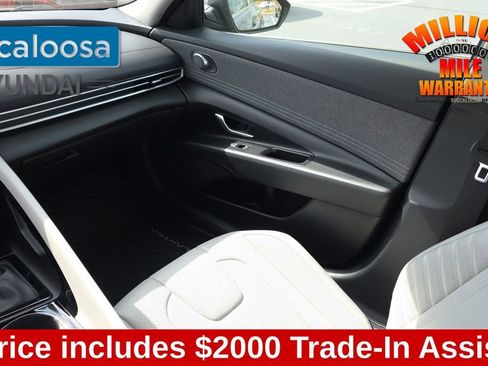 Used 2024 Hyundai Elantra Limited image 29