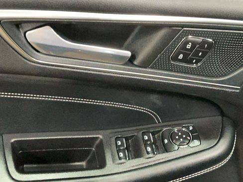 Certified 2023 Ford Edge Titanium AWD/4WD image 12