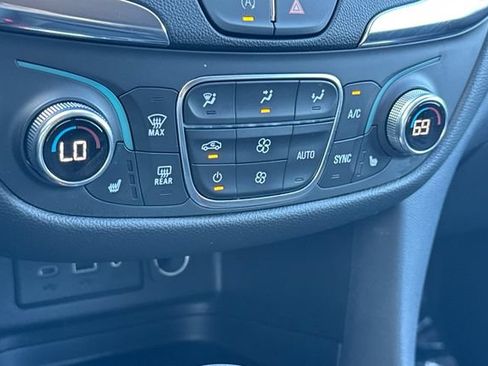 Used 2024 Chevrolet Equinox LT AWD/4WD image 28