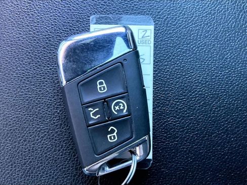 Used 2022 Volkswagen Atlas Cross Sport SEL image 24