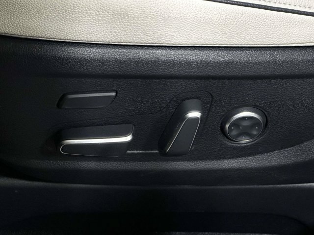 Used 2024 Hyundai Palisade Limited AWD/4WD image 17