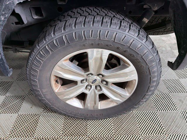 Used 2017 Ford F150 Platinum w/ Equipment Group 701A Luxury AWD/4WD image 19