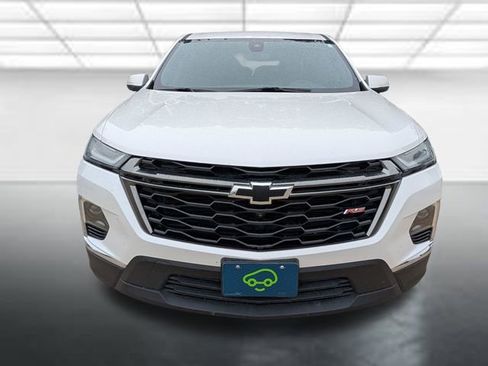 Used 2023 Chevrolet Traverse RS w/ LPO, Floor Liner Package FWD image 2
