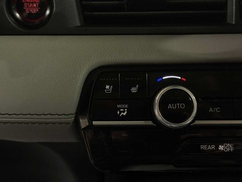 Used 2024 Honda Pilot Elite image 35