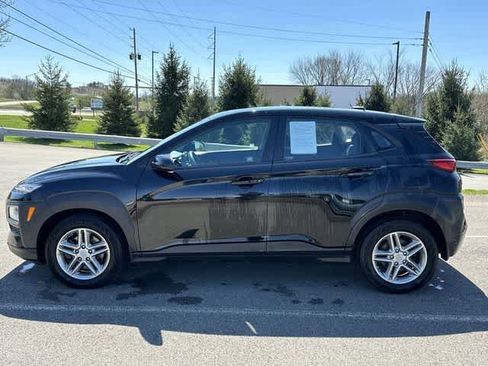 Used 2021 Hyundai Kona SE image 2