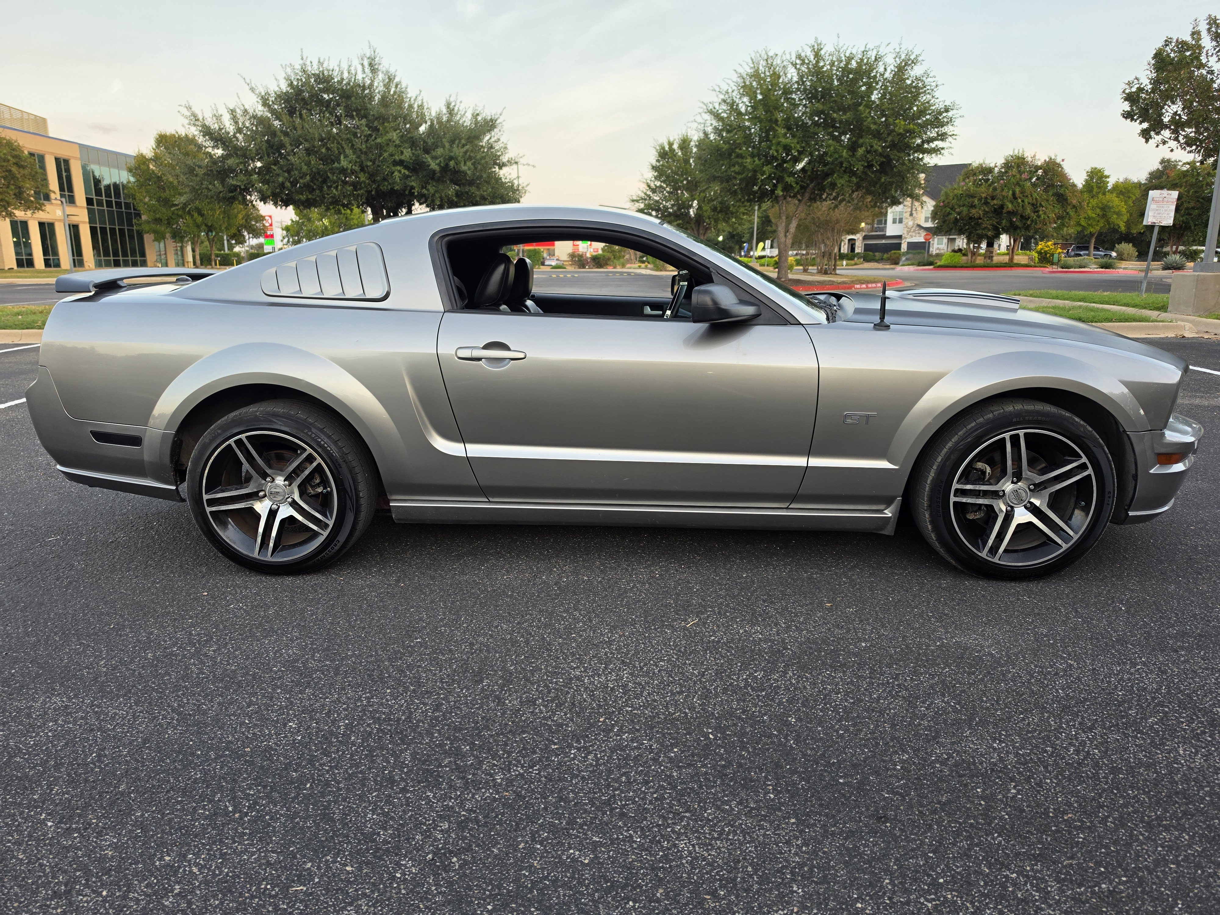 Used 2008 Ford Mustang GT Premium RWD image 8