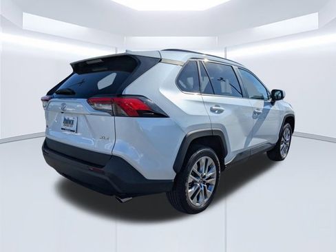 Used 2023 Toyota RAV4 XLE Premium image 4