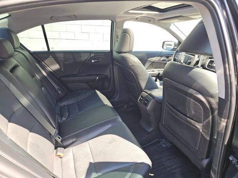 Used 2014 Honda Accord Touring image 14