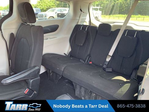 Used 2023 Chrysler Voyager LX FWD image 23