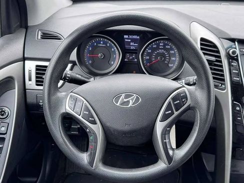 Used 2017 Hyundai Elantra GT FWD image 16