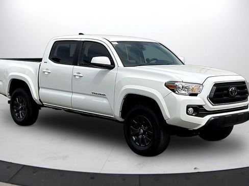 Used 2023 Toyota Tacoma SR5 RWD image 2