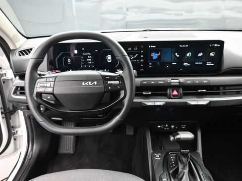 Used 2025 Kia K4 EX FWD image 11