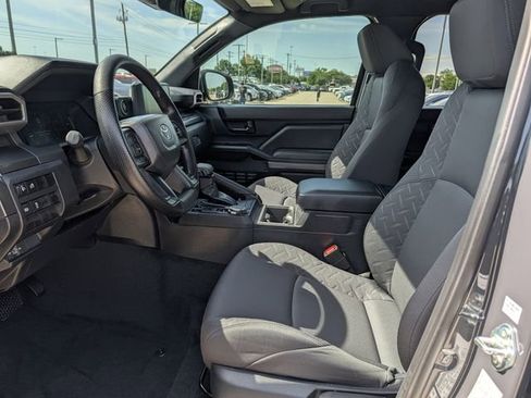 Used 2025 Toyota Tacoma SR5 AWD/4WD image 23
