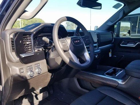 New 2025 GMC Sierra 2500 SLT w/ SLT Premium Package image 7