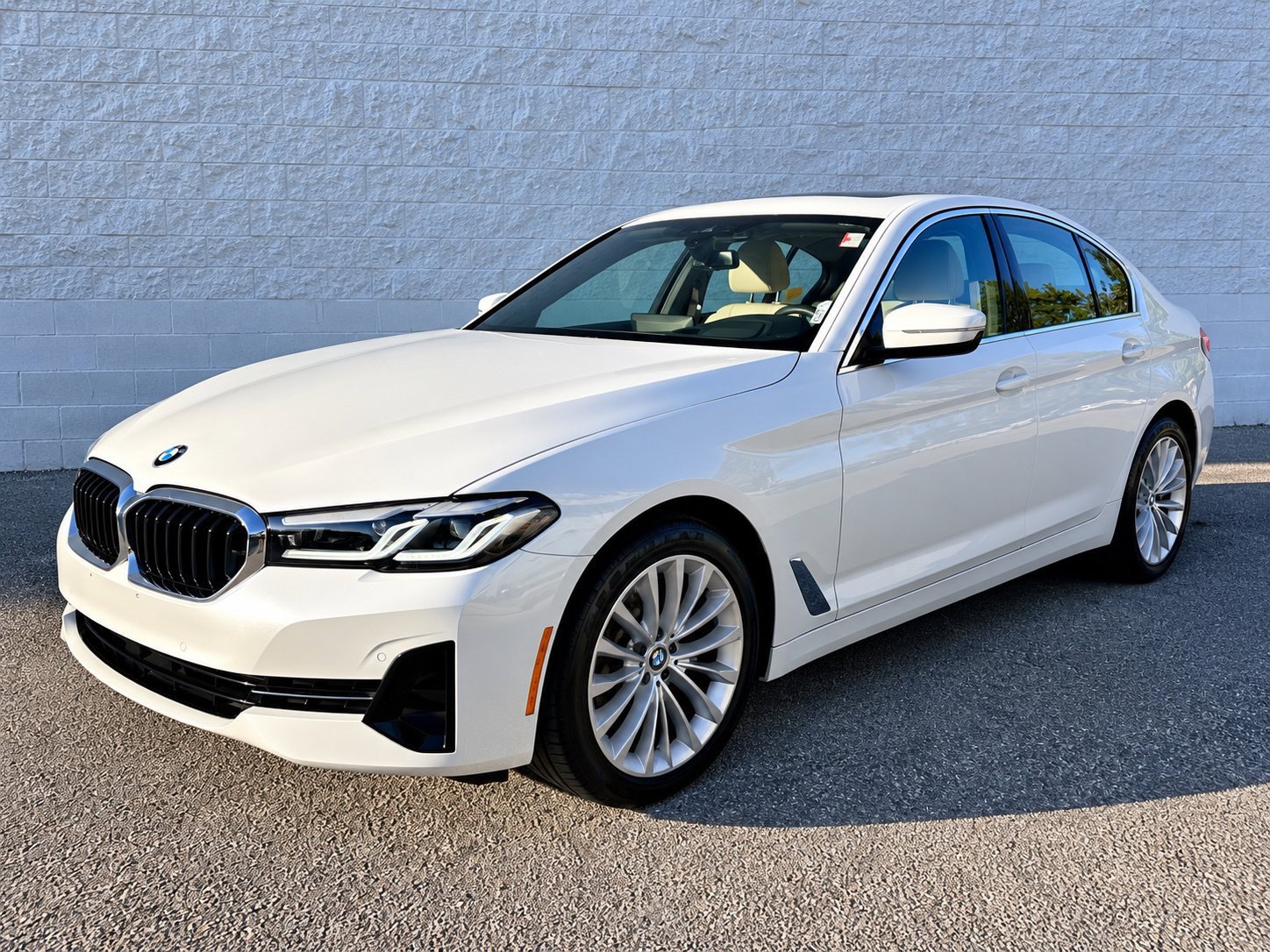 Used 2023 BMW 530i w/ Premium Package RWD image 1