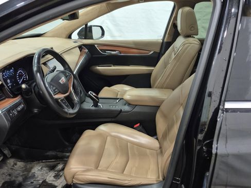 Used 2017 Cadillac XT5 Platinum AWD/4WD image 8