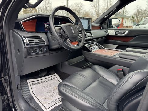 Used 2024 Lincoln Navigator Reserve AWD/4WD image 11