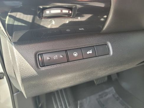 Certified 2022 Nissan Pathfinder SV w/ SV Premium Package FWD image 19