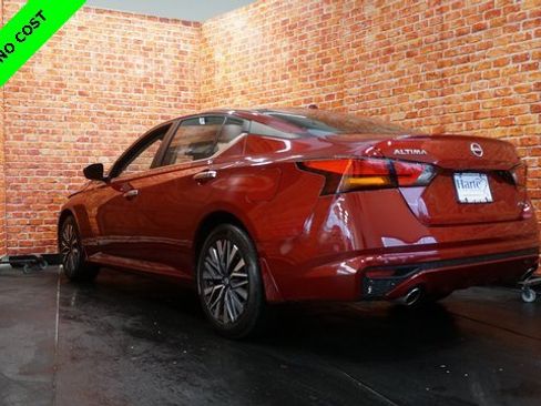 Certified 2024 Nissan Altima 2.5 SV w/ SV Premium Package image 5