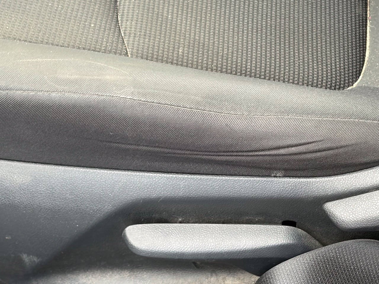 Used 2019 Toyota RAV4 LE w/ Carpet Mat Package AWD/4WD image 6