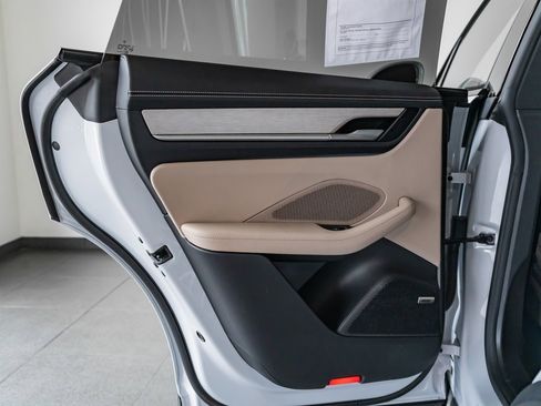 Certified 2025 Porsche Macan 4 Electric image 20